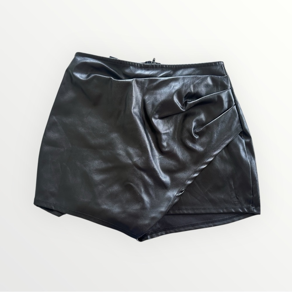 Windsor Sleek Black Faux Leather Skirt